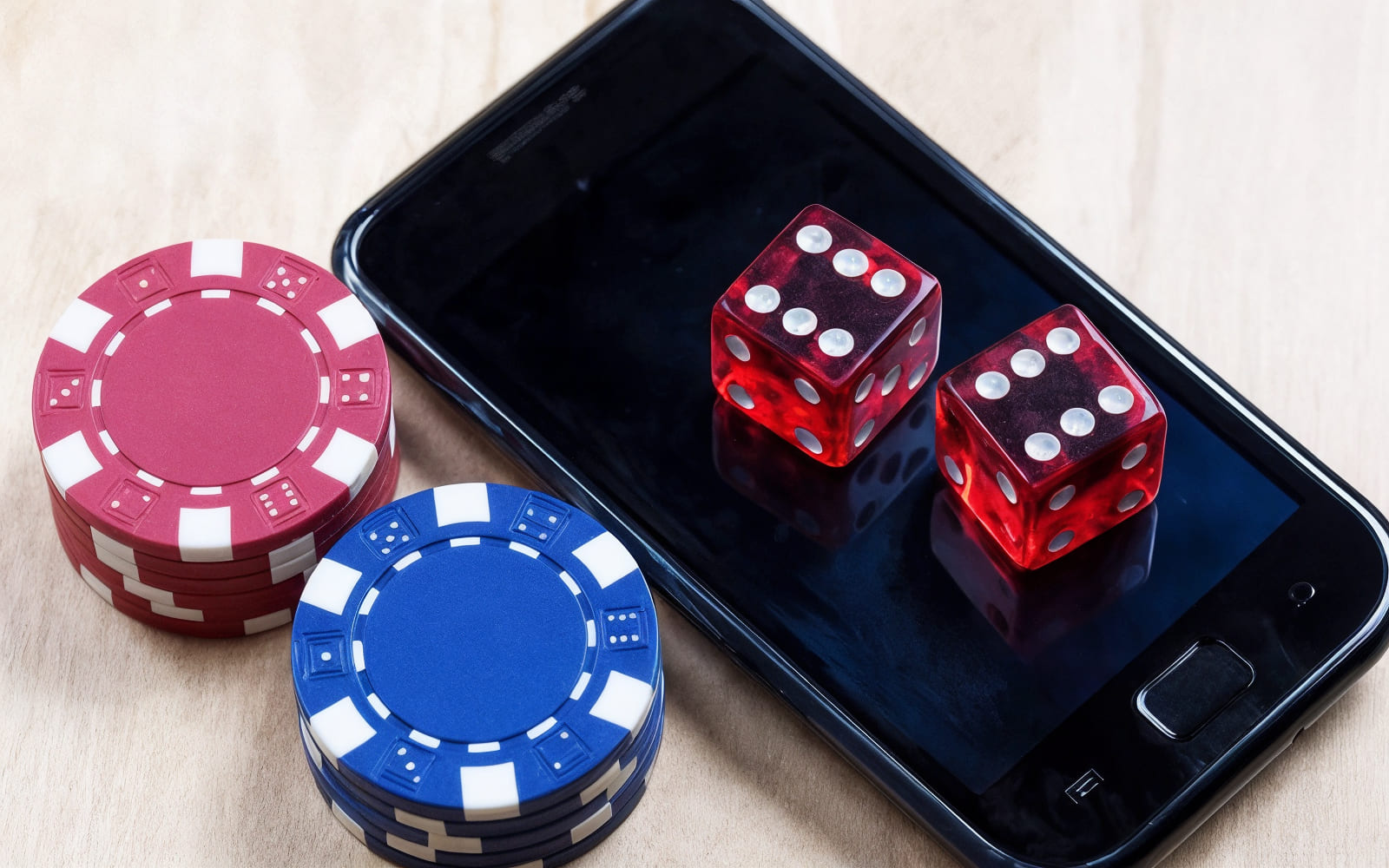 chips-mobile-phone-cubes