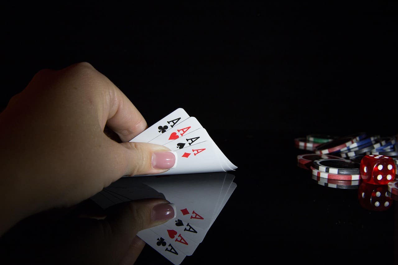 hand-cards-poker